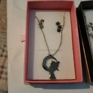 Conjunto collar y pendientes luna plata