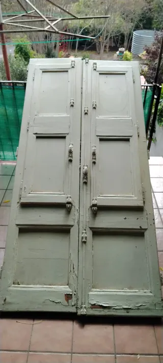 Puertas antiguas modernistas