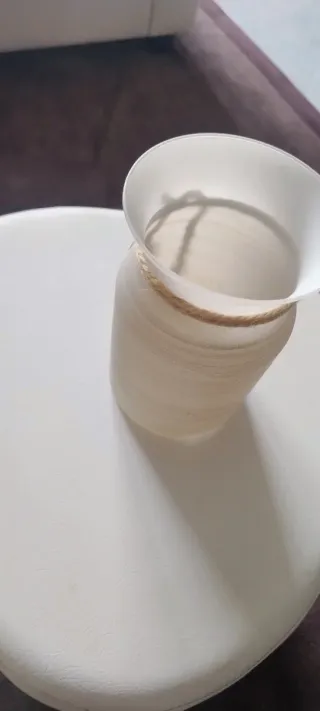 Vaso decorativo con corda e cuore