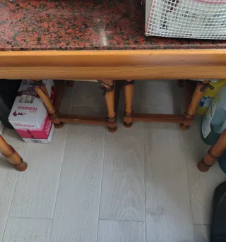 Conjunto mesa cocina, sillas y taburetes