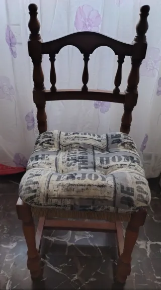 Conjunto mesa cocina, sillas y taburetes