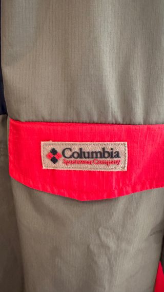 Chaqueta Cortavientos Columbia Verde y Roja