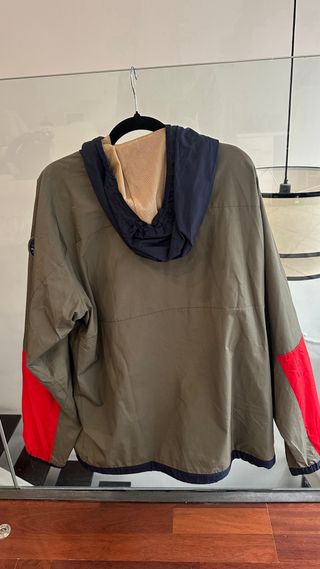 Chaqueta Cortavientos Columbia Verde y Roja