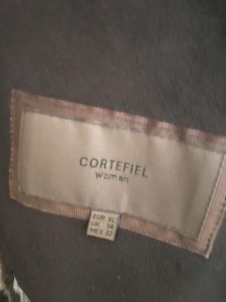 Abrigo de ante con cuello y puños de pelo