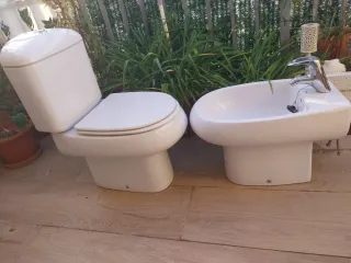 Conjunto Water y Bidet Cerámica y Metal