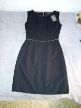 Vestido negro sin mangas
