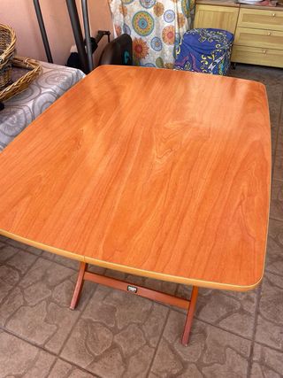Mesa plegable de madera