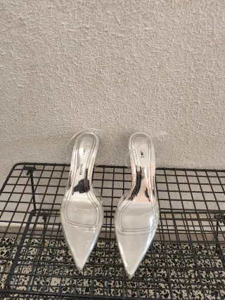 Zapatos Bershka plateados talla 39