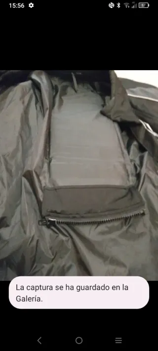 Chaqueta de moto negra y roja