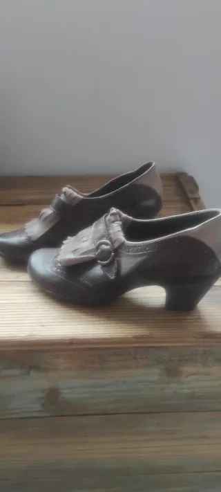 Zapatos de piel Bugatti mujer