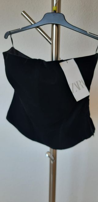 Top corsé. Con varillas. De Zara. Nuevo sin estren