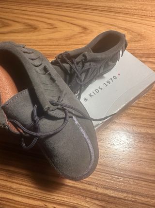 Zapatos niña grises