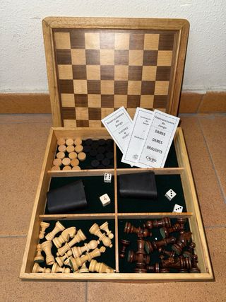 Juego de mesa 3 en 1: Ajedrez, Damas y Parchís