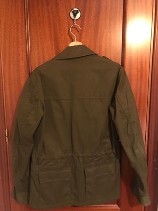 Chaqueta militar verde impecable