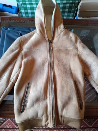 Cazadora con capucha Talla L