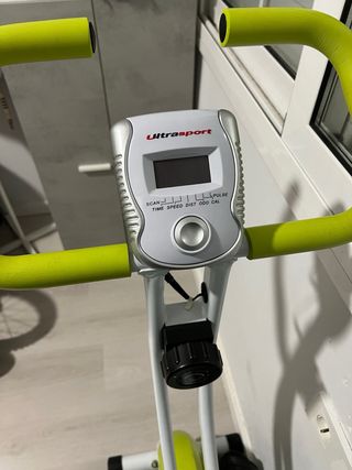 Bicicleta Estática Verde y Blanca