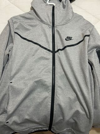 Chaqueta Nike Gris