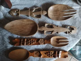 CUCHARAS DE MADERA ANTIGUAS.