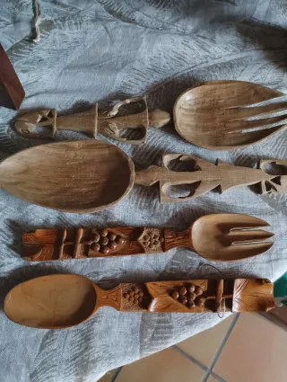 CUCHARAS DE MADERA ANTIGUAS.