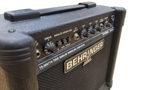 AMPLIFICADOR BEHRINGER V-TONE GM108