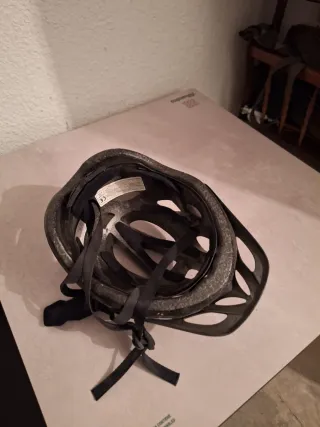 Casco de bicicleta negro