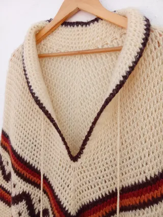 Poncho boho beige y marrón
