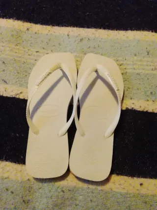 Chanclas Havaianas blancas talla 36