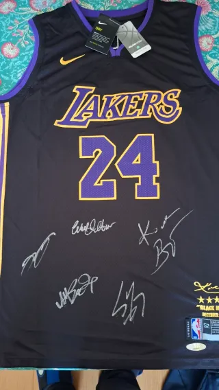 Maglia Lakers Kobe Bryant autografata Legends COA