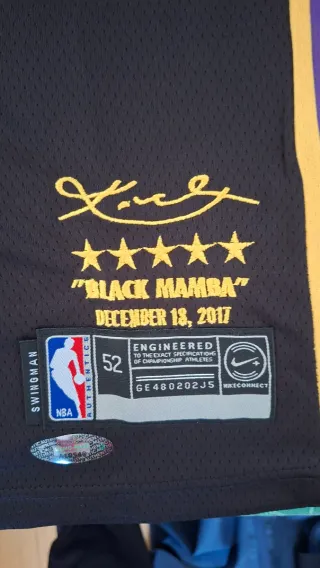 Maglia Lakers Kobe Bryant autografata Legends COA