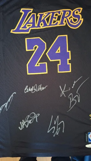 Maglia Lakers Kobe Bryant autografata Legends COA