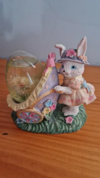 Figura Decorativa Huevo y Conejito