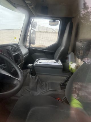 Camión Renault 320 dci