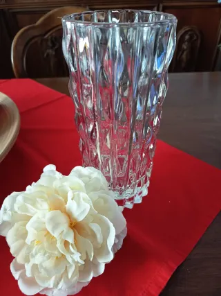 Vaso di cristallo trasparente