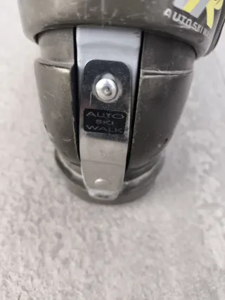 Equipo de esquí: botas y esquís