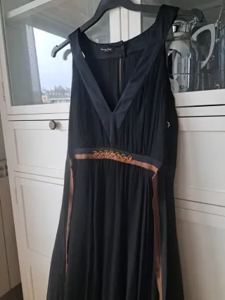 Vestido Massimo Dutti Negro con Detalles Dorados