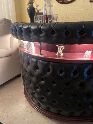 Barra de bar de cuero negra negociable