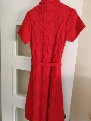 Vestido punto cuello cisne burdeos