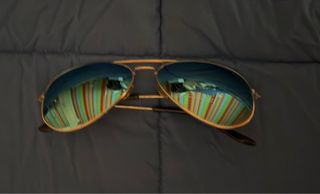 Gafas de sol aviador doradas