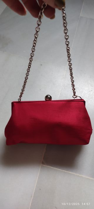Bolso de fiesta rojo con pedrería