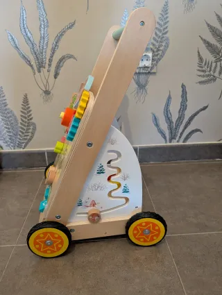 Andador de madera para bebés