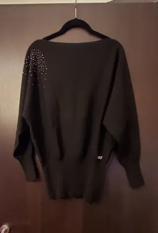 Maglia nera con strass