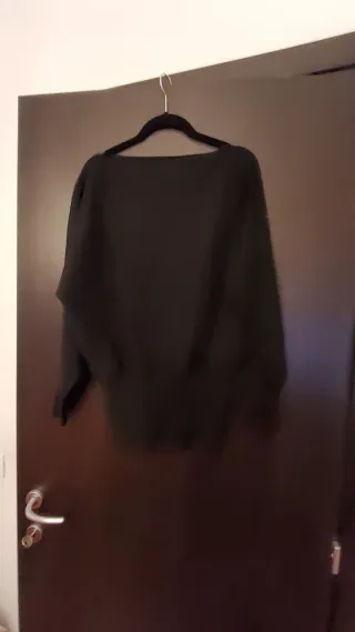 Maglia nera con strass