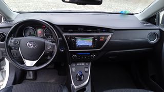 Toyota Auris 1,8 Advance HYBRID