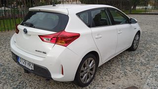 Toyota Auris 1,8 Advance HYBRID