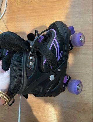 Patines 4 ruedas negros y morados