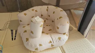 Sillón hinchable para bebé con estampado