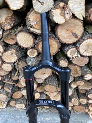 Horquilla RockShox lyrik 27,5 de 160mm