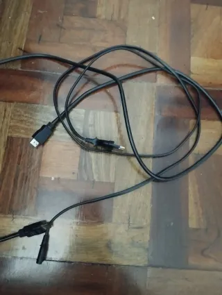 PS4 Lite + 3 mandos + 2 juegos