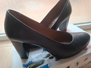 Zapatos de salón negros tacón