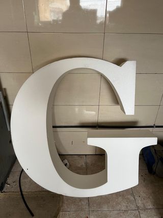 Letras de corcho para declaración  G & J